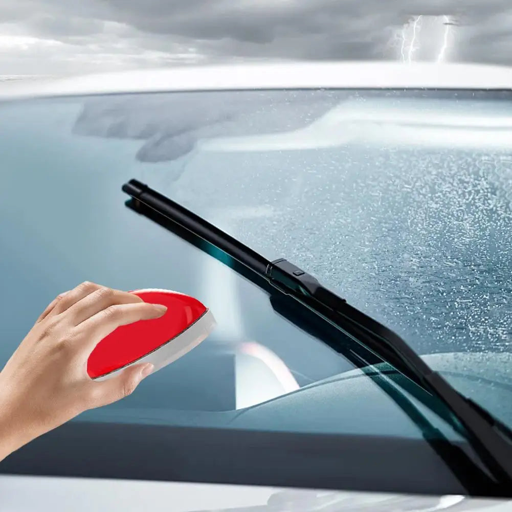 Powerful windshield cleaner and oil film remover